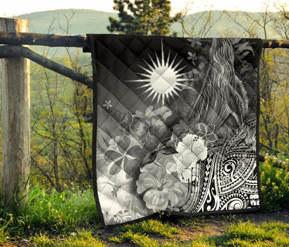 Marshall Islands Premium Quilt - Humpback Whale with Tropical Flowers (White)