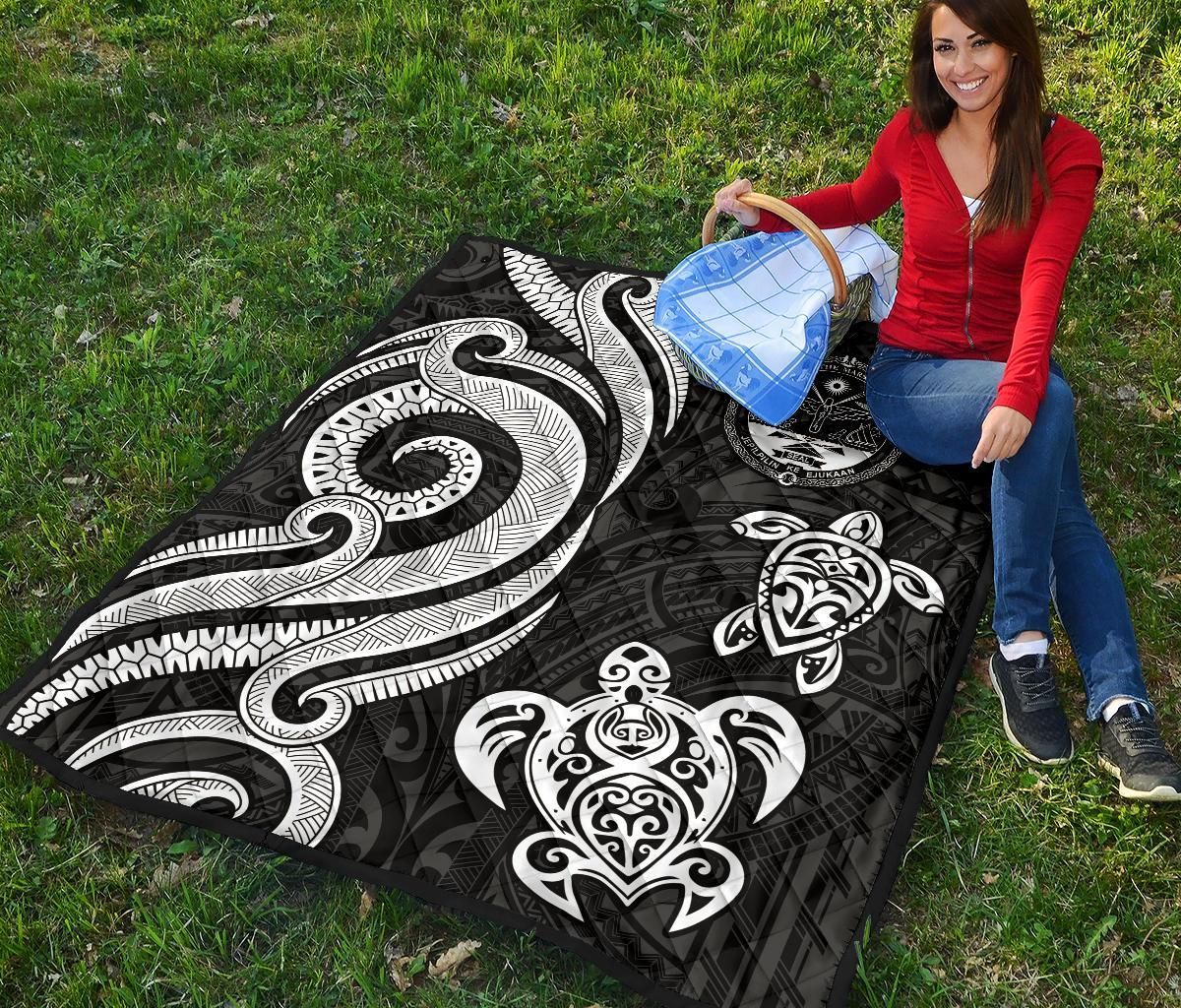 Marshall Islands Premium Quilt - White Tentacle Turtle Crest