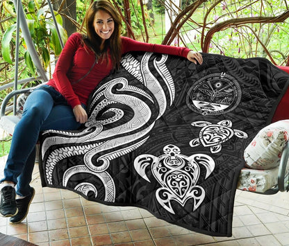 Marshall Islands Premium Quilt - White Tentacle Turtle Crest