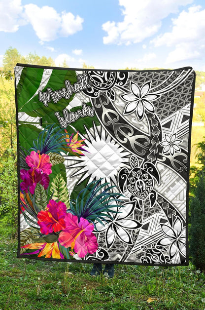 Marshall Islands Premium Quilt White - Turtle Plumeria Banana Leaf