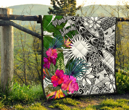 Marshall Islands Premium Quilt White - Turtle Plumeria Banana Leaf