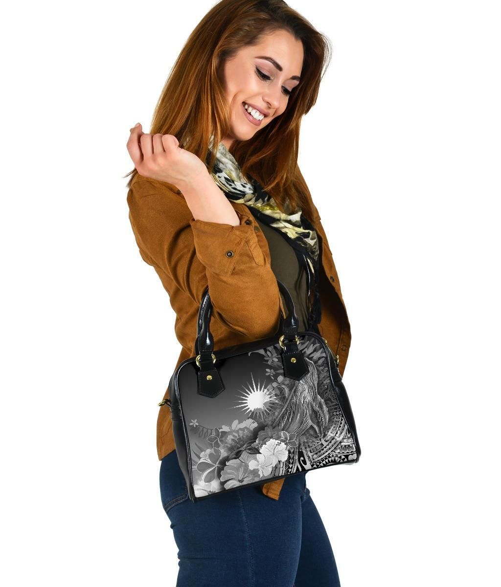 Marshall Islands Shoulder Handbag - Humpback Whale With Tropical Flowers (White)