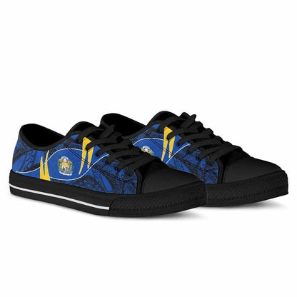 Nauru Low Top Shoes - Symmetrical Lines