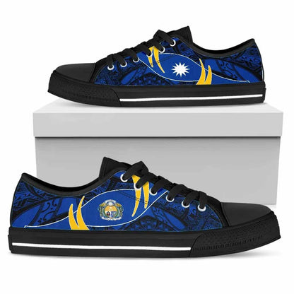 Nauru Low Top Shoes - Symmetrical Lines