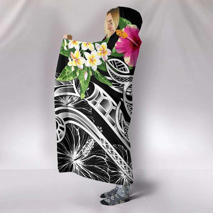 Nauru Polynesian Hooded Blanket - Summer Plumeria (Black)