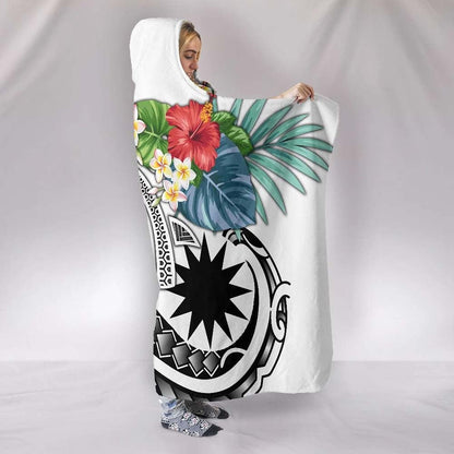 Nauru Polynesian Hooded Blanket - Summer Plumeria (White)