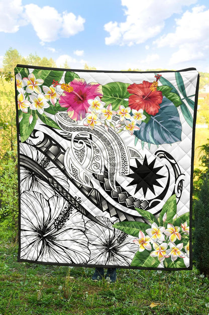 Nauru Polynesian Premium Quilt - Summer Plumeria (White)