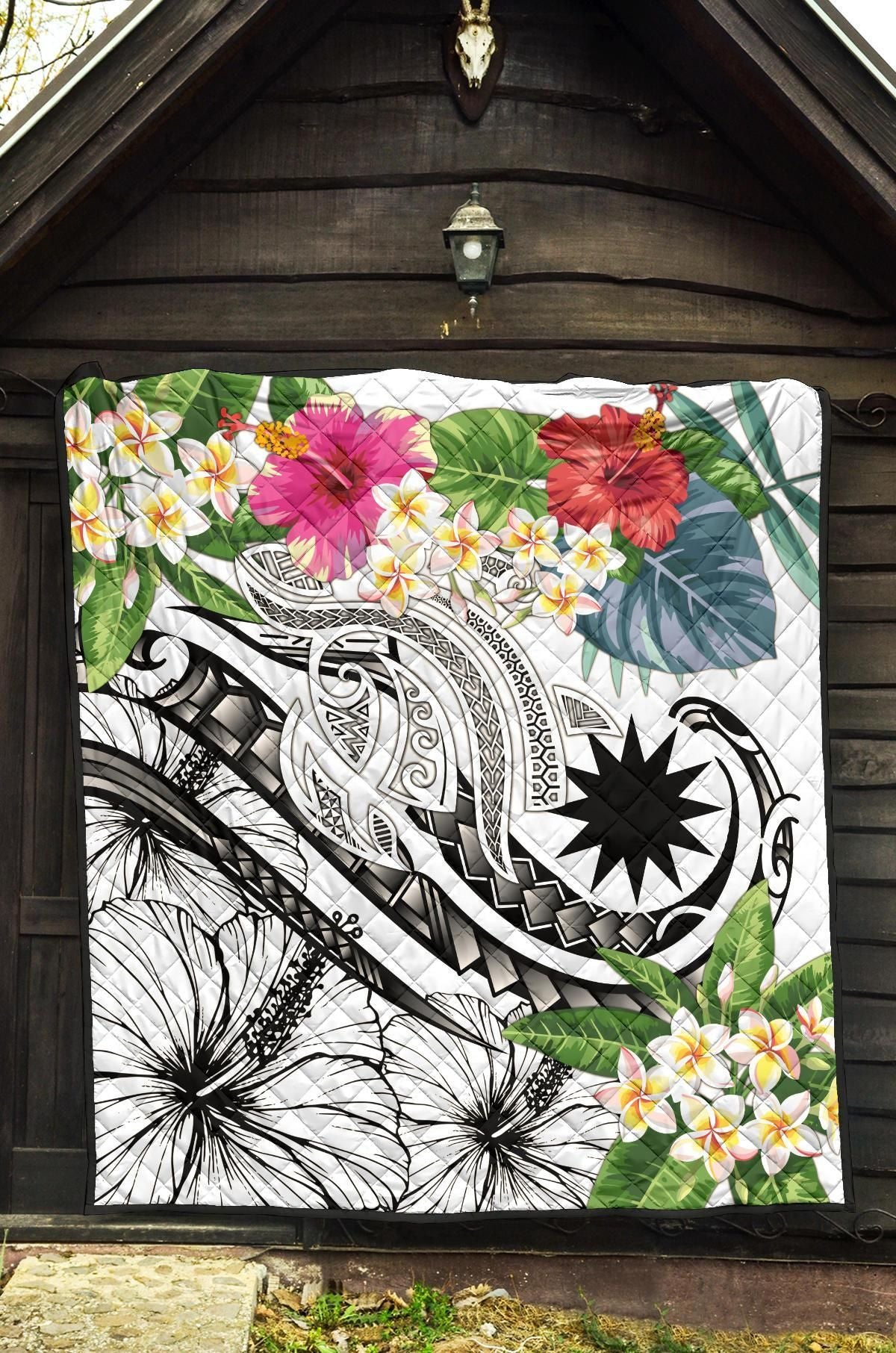 Nauru Polynesian Premium Quilt - Summer Plumeria (White)