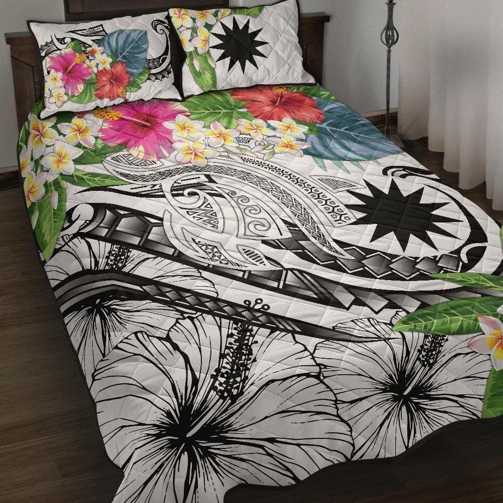 Nauru Polynesian Quilt Bed Set- Summer Plumeria (White)