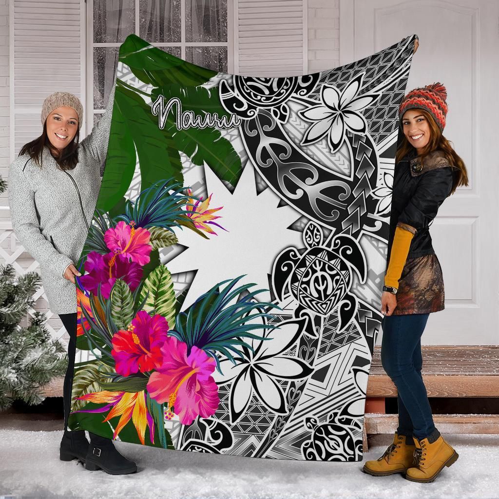 Nauru Premium Blanket White - Turtle Plumeria Banana Leaf