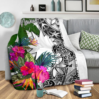 Nauru Premium Blanket White - Turtle Plumeria Banana Leaf