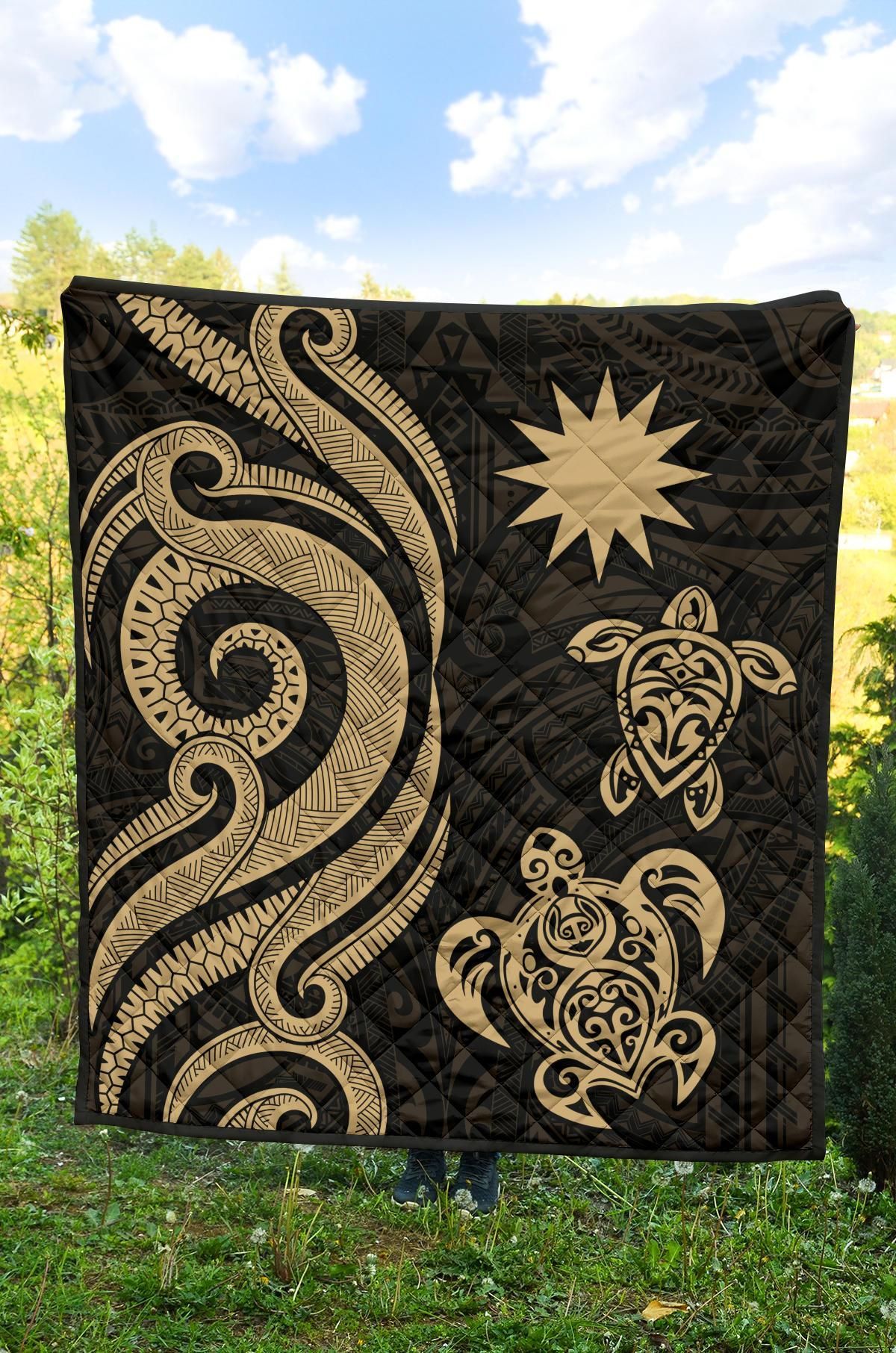 Nauru Premium Quilt - Gold Tentacle Turtle