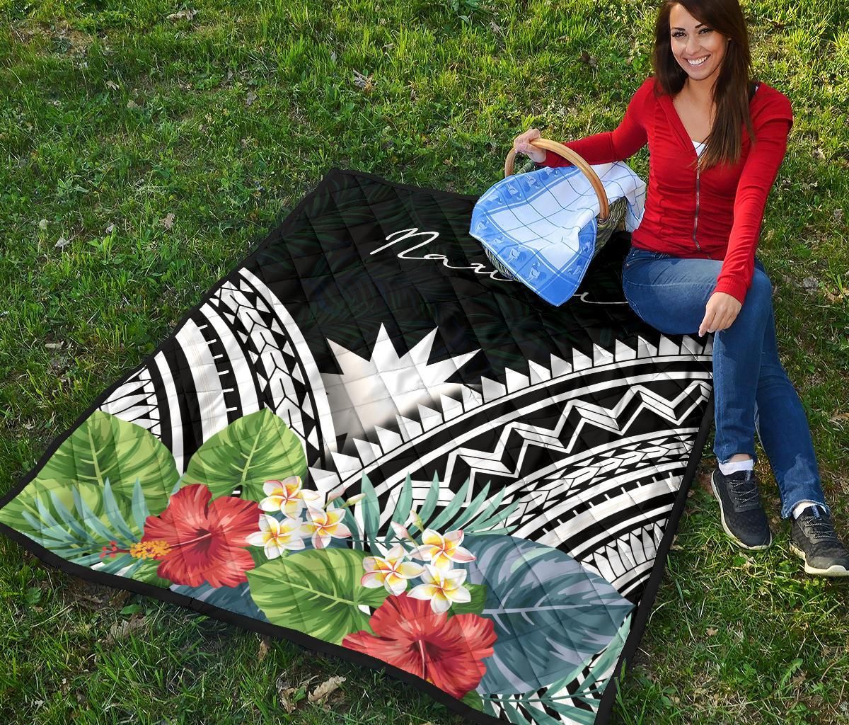 Nauru Premium Quilt - Nauru Coat of Arms & Polynesian Tropical Flowers White