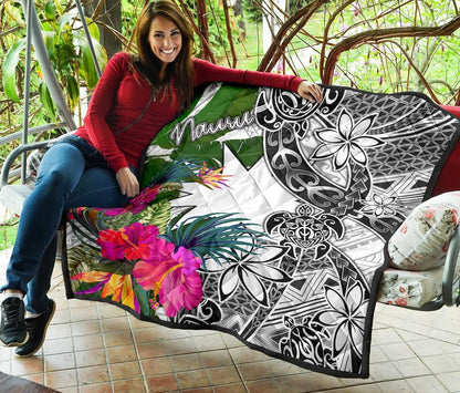 Nauru Premium Quilt White - Turtle Plumeria Banana Leaf