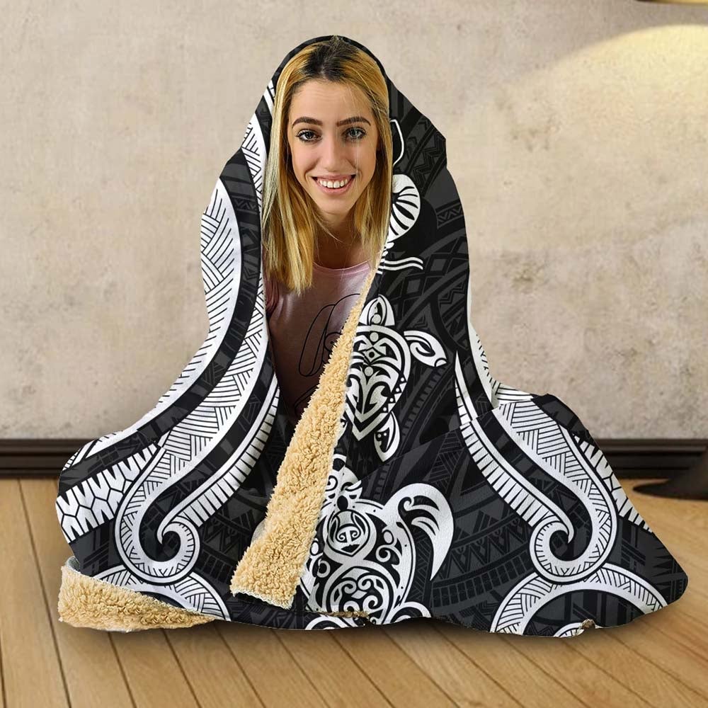 New Caledonia Hooded Blanket - White Tentacle Turtle
