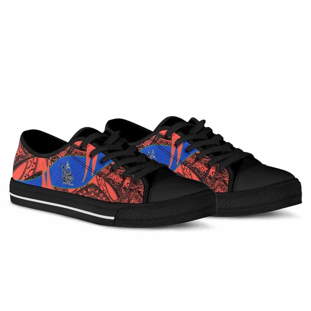 New Caledonia Low Top Shoes - Symmetrical Lines