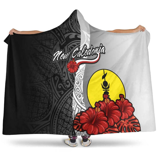 New Caledonia Polynesian Hooded Blanket- Coat Of Arm With Hibiscus White