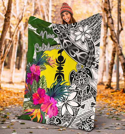 New Caledonia Premium Blanket White - Turtle Plumeria Banana Leaf