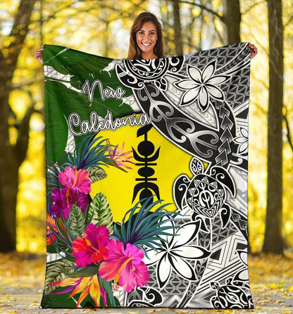 New Caledonia Premium Blanket White - Turtle Plumeria Banana Leaf
