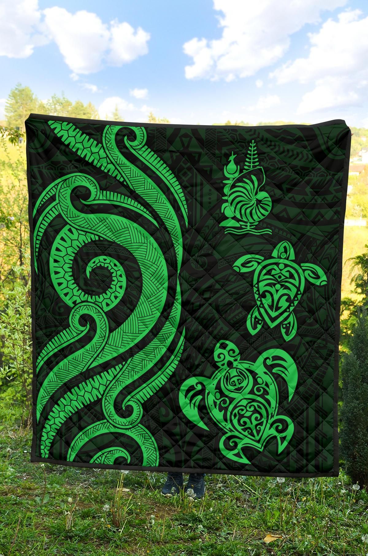 New Caledonia Premium Quilt - Green Tentacle Turtle