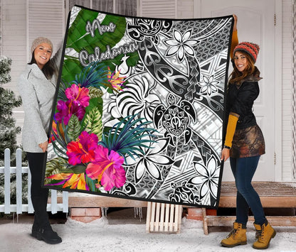 New Caledonia Premium Quilt White - Turtle Plumeria Banana Leaf Crest