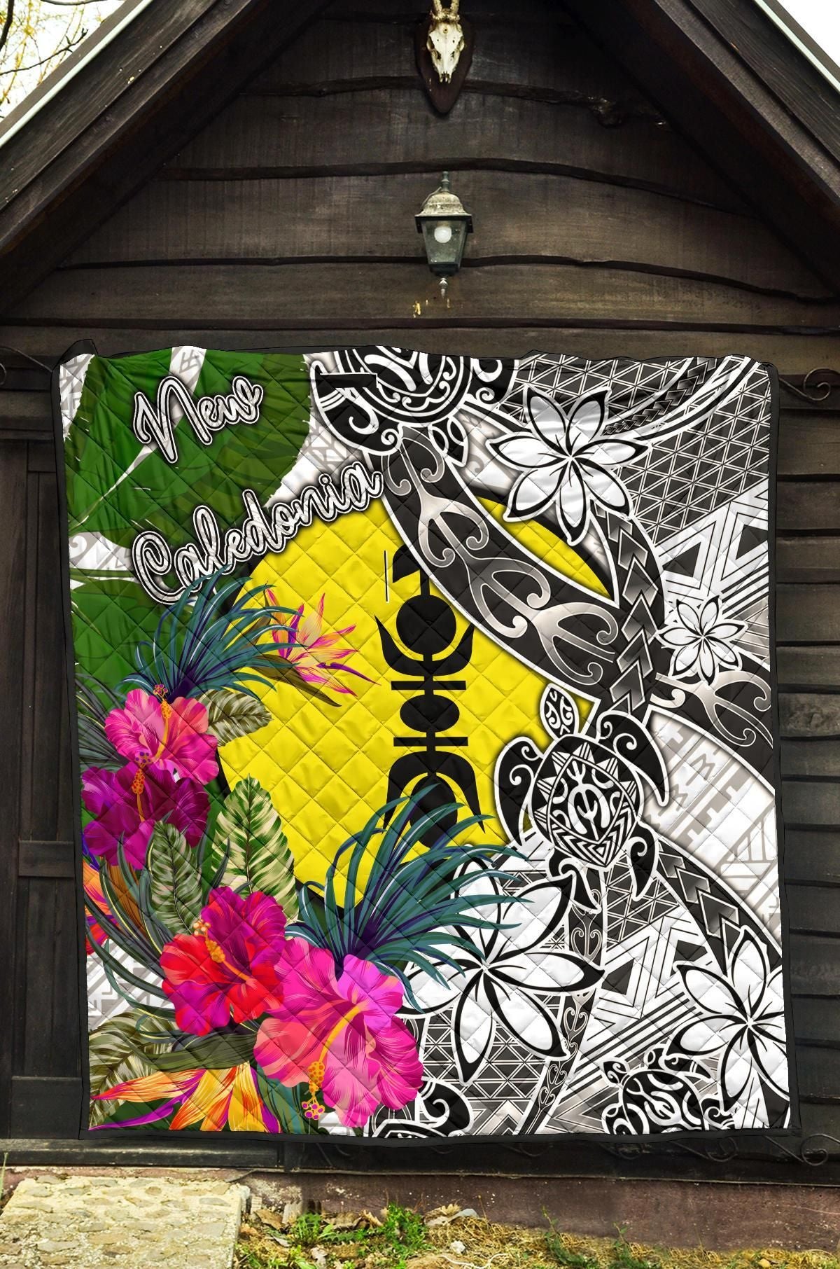 New Caledonia Premium Quilt White - Turtle Plumeria Banana Leaf