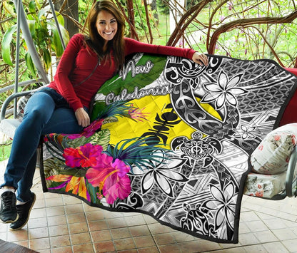 New Caledonia Premium Quilt White - Turtle Plumeria Banana Leaf