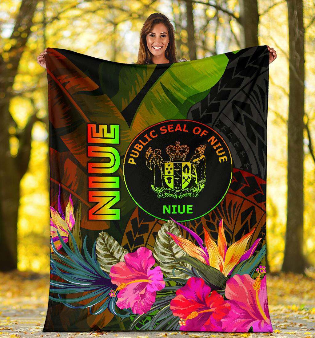 Niue Polynesian Premium Blanket - Hibiscus and Banana Leaves
