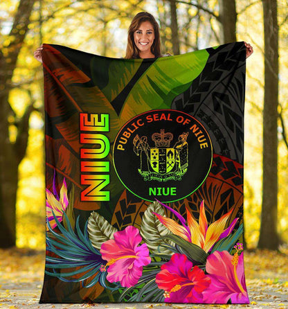 Niue Polynesian Premium Blanket - Hibiscus and Banana Leaves