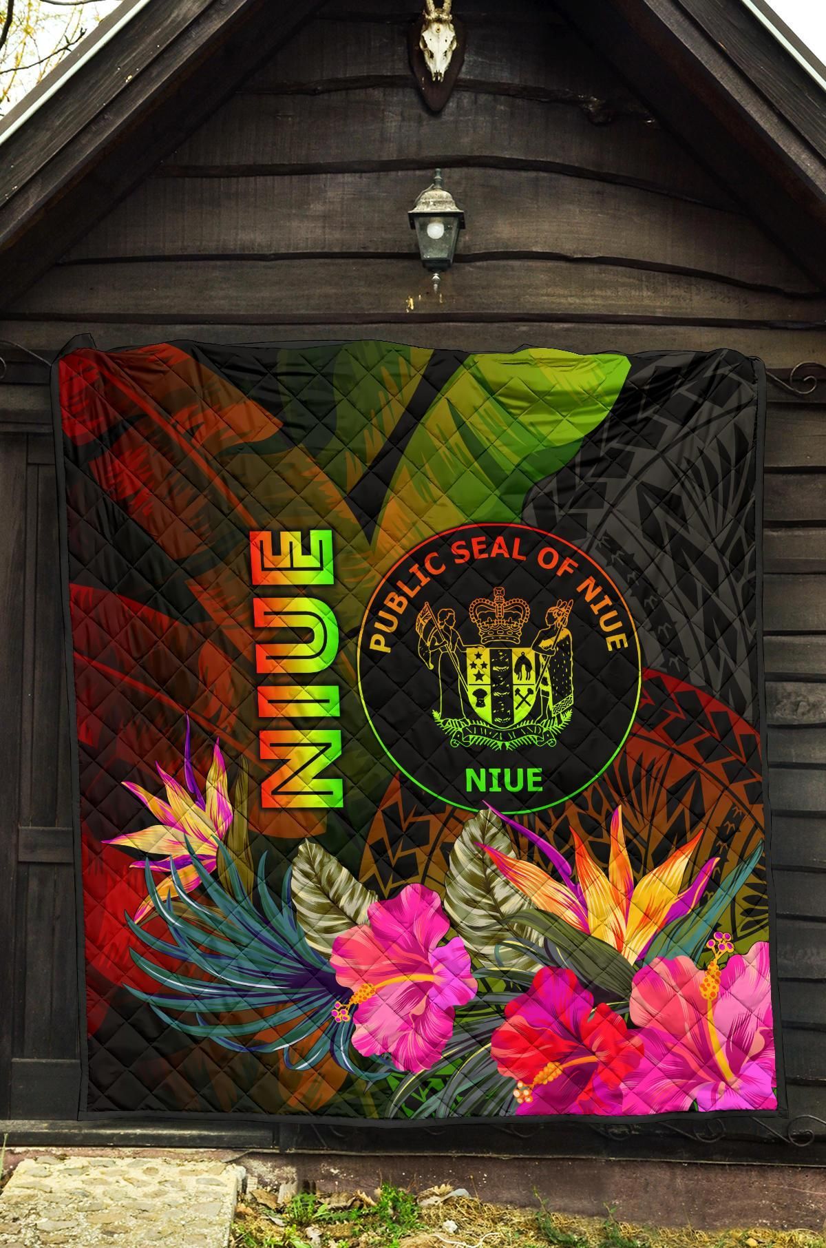 Niue Polynesian Premium Quilt - Hibiscus and Banana Leaves