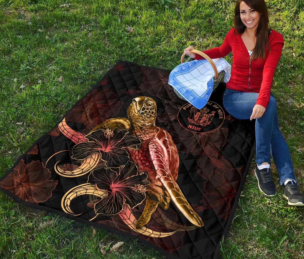 Niue Polynesian Premium Quilt - Turtle With Blooming Hibiscus Gold