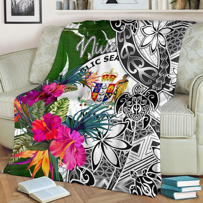 Niue Premium Blanket White - Turtle Plumeria Banana Leaf