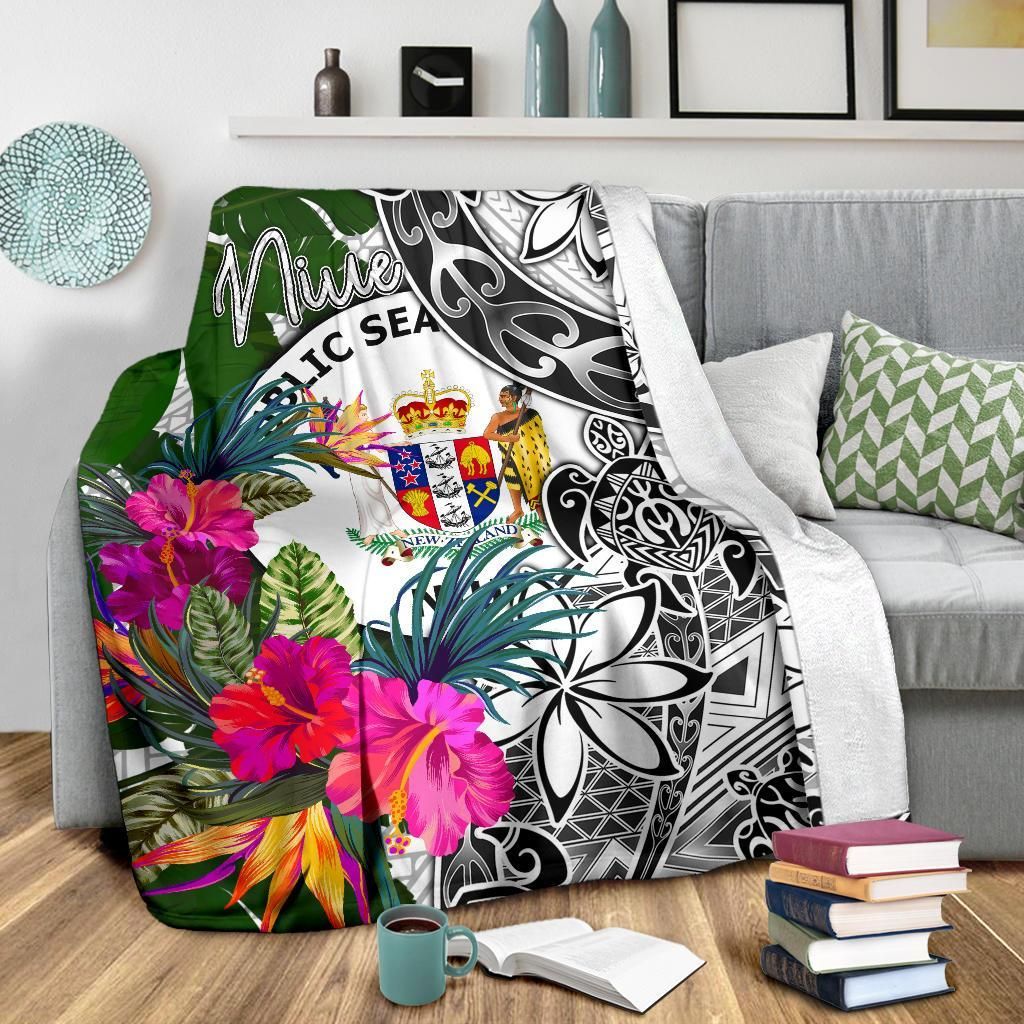 Niue Premium Blanket White - Turtle Plumeria Banana Leaf