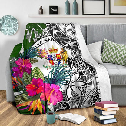 Niue Premium Blanket White - Turtle Plumeria Banana Leaf