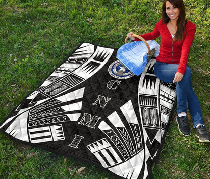 Northern Mariana Islands Premium Quilt - Northern Mariana Islands Seal Polynesian White Tattoo (Black)