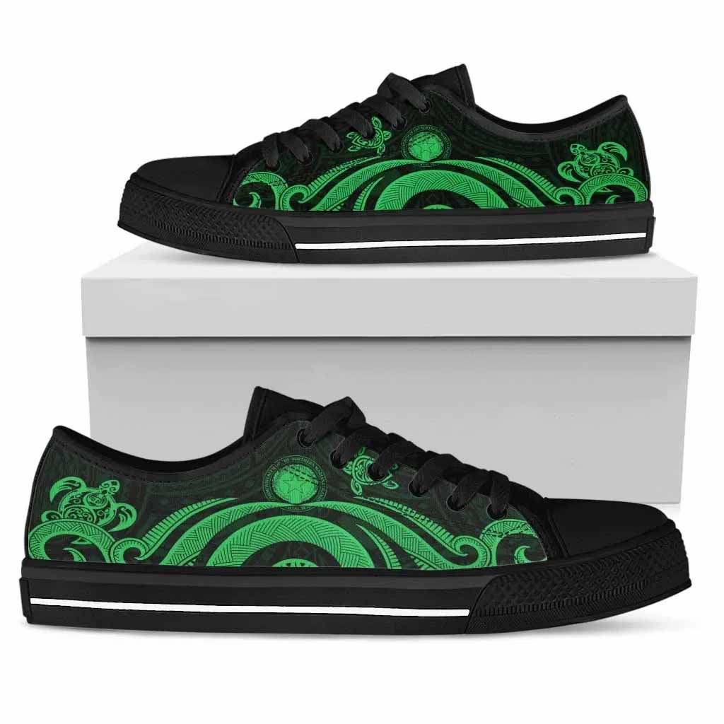 Northern Mariana Islands Low Top Shoes - Green Tentacle Turtle