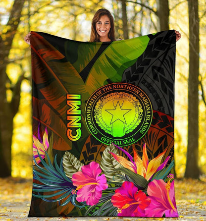 Northern Mariana Islands Polynesian Premium Blanket - Hibiscus and Banana Leaves
