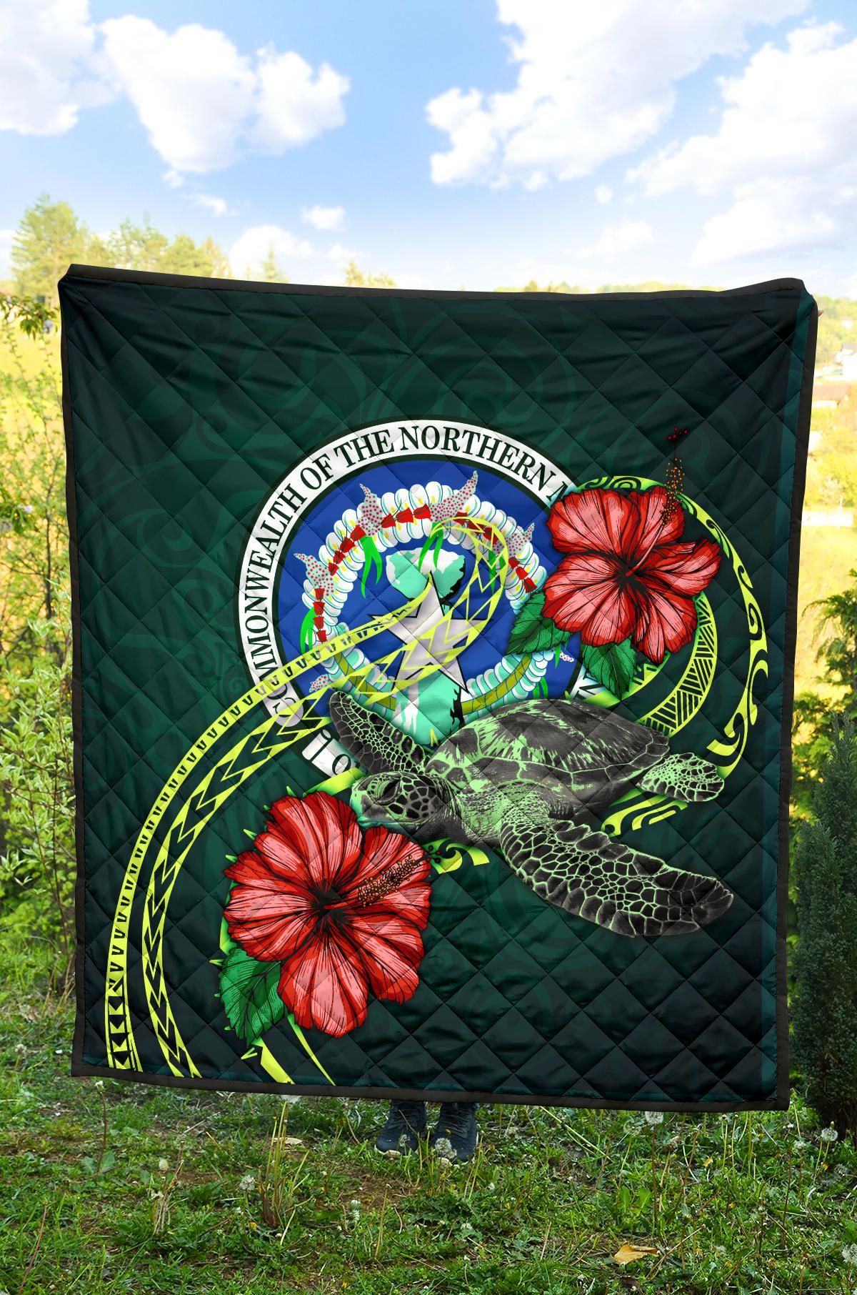 Northern Mariana Islands Polynesian Premium Quilt - Green Turtle Hibiscus