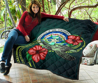 Northern Mariana Islands Polynesian Premium Quilt - Green Turtle Hibiscus