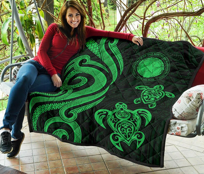 Northern Mariana Islands Premium Quilt - Green Tentacle Turtle