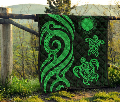 Northern Mariana Islands Premium Quilt - Green Tentacle Turtle