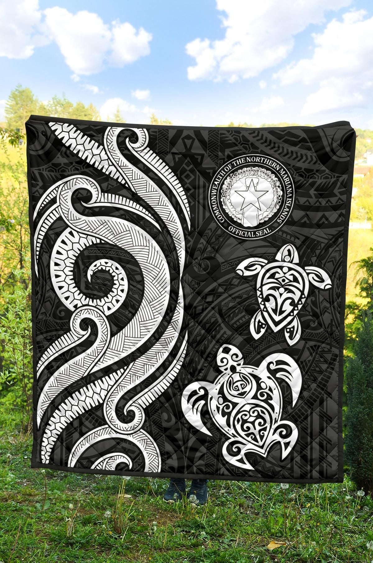 Northern Mariana Islands Premium Quilt -  White Tentacle Turtle