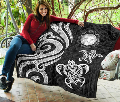 Northern Mariana Islands Premium Quilt -  White Tentacle Turtle