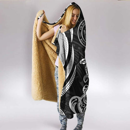 Palau Hooded Blanket - White Tentacle Turtle