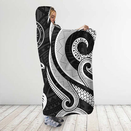 Palau Hooded Blanket - White Tentacle Turtle