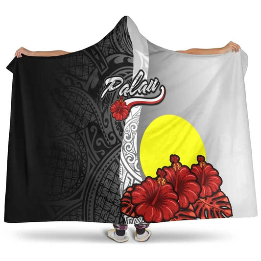 Palau Polynesian Hooded Blanket- Coat Of Arm With Hibiscus White