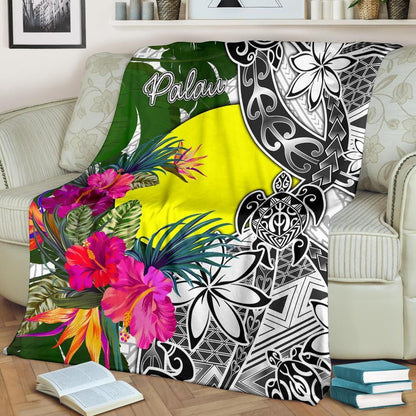 Palau Premium Blanket White - Turtle Plumeria Banana Leaf