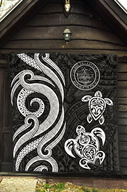 Palau Premium Quilt - White Tentacle Turtle