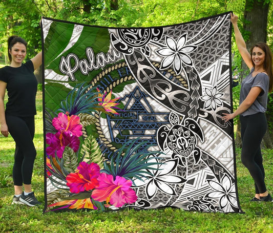 Palau Premium Quilt White - Turtle Plumeria Banana Leaf Crest