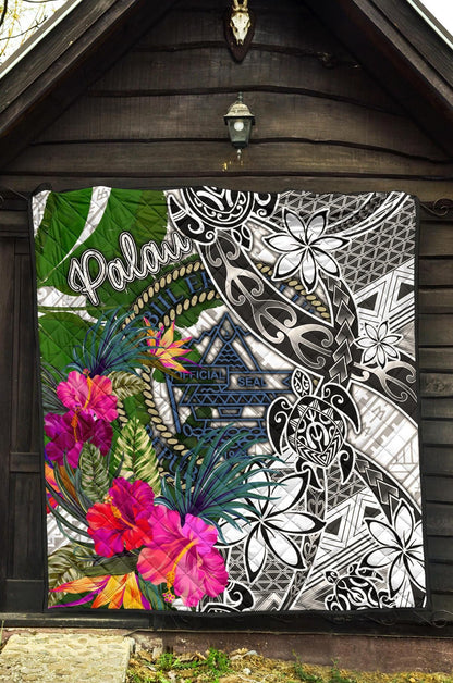 Palau Premium Quilt White - Turtle Plumeria Banana Leaf Crest